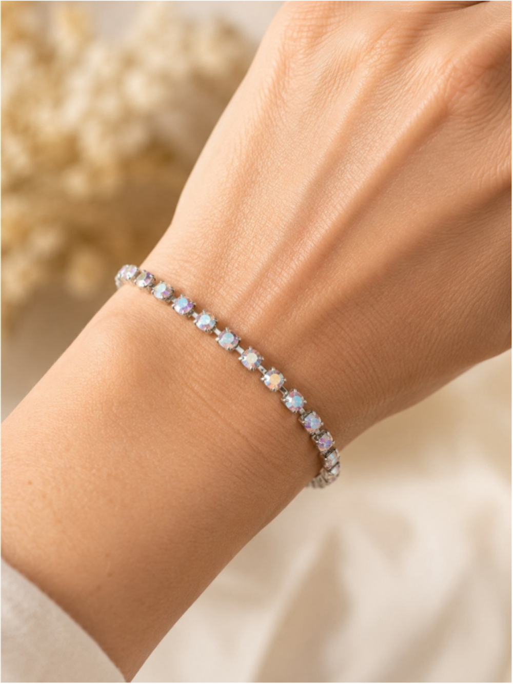 Handcrafted bracelet with Swarovski crystal